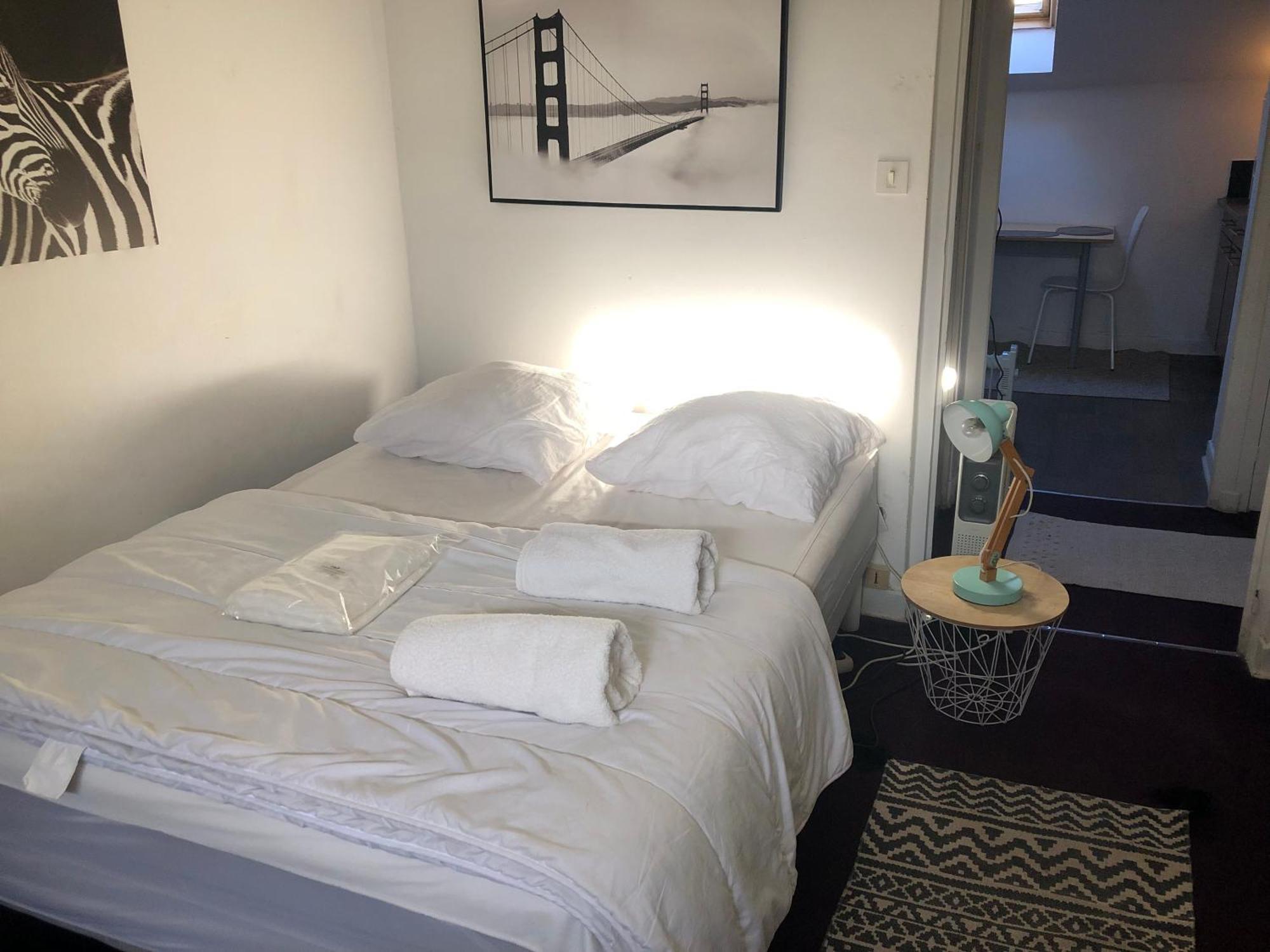 Le Victor Hugo 4 D Et Sa Pizza Offerte Apartment Aurillac Bagian luar foto